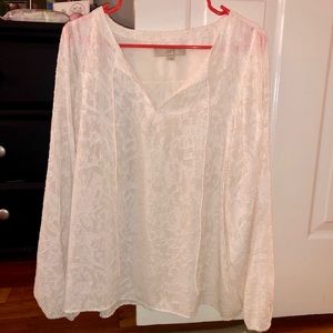 Beautifully detailed bell-sleeved Loft shirt